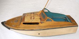 Vintage Cabin Cruiser Boat Model With I/C Engine Norton Nut's Vintage Cabin Cruiser Boat Model With I/C Engine
