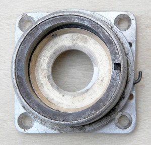 BTH Magneto End Plate / Bearing Housing And Advance Mechanism Norton Nut's BTH Magneto End Plate / Bearing Housing And Advance Mechanism